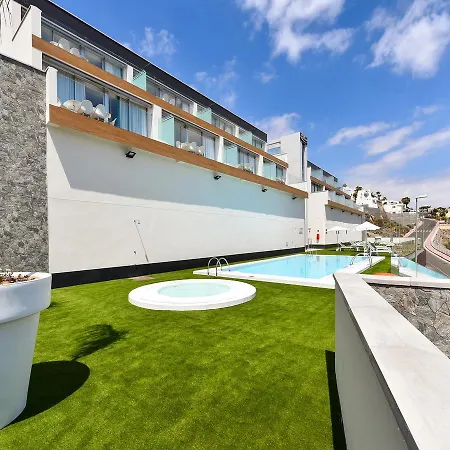 Penthouse Beyond Amadores Apartamento